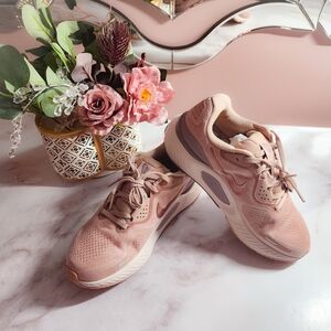 Women's Pink Athletic Shoes